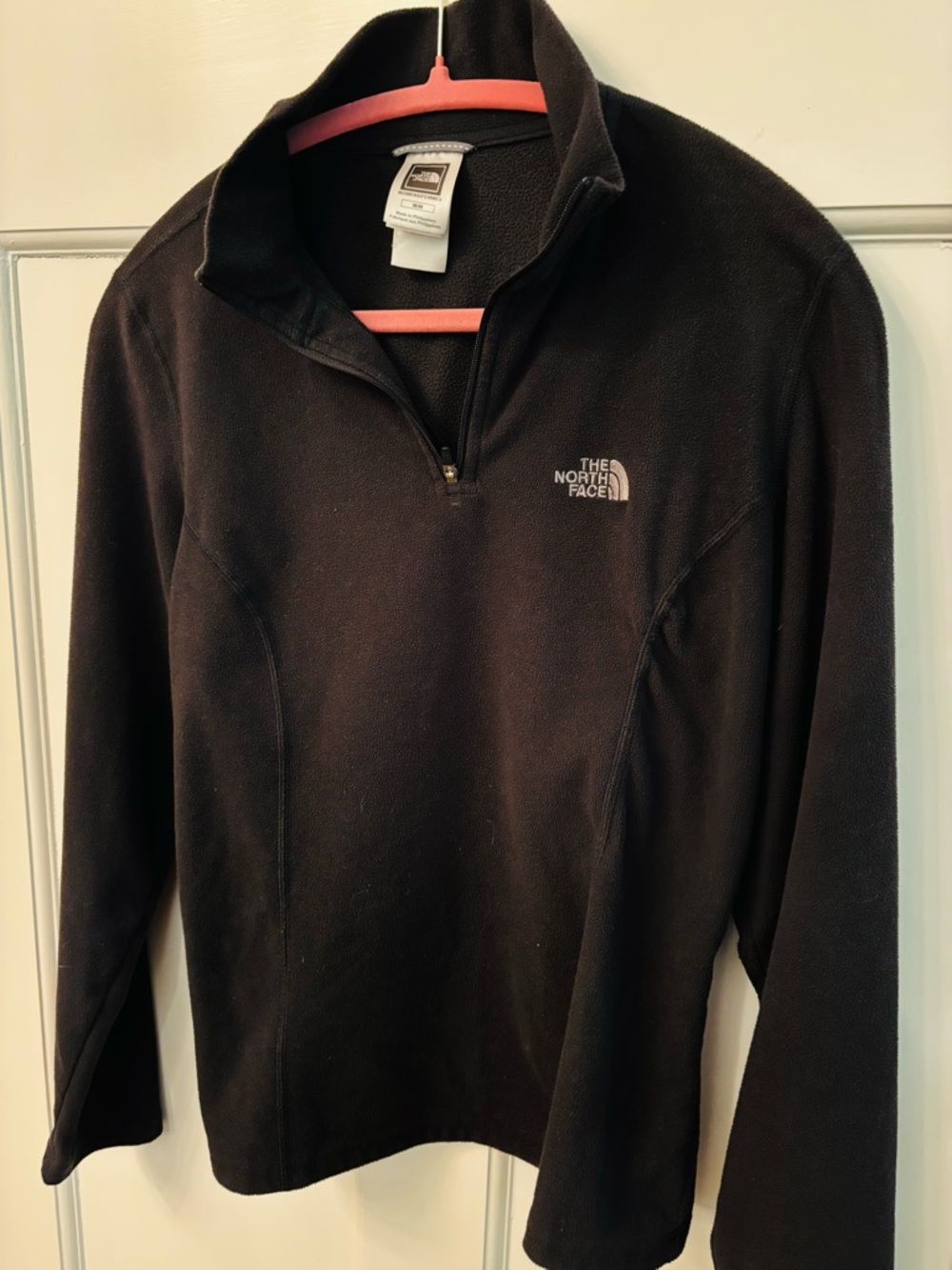 The North Face Women's Black Fleece pullover